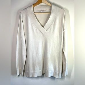 *FINAL PRICE* GAP Off-White V-Neck Sweater
